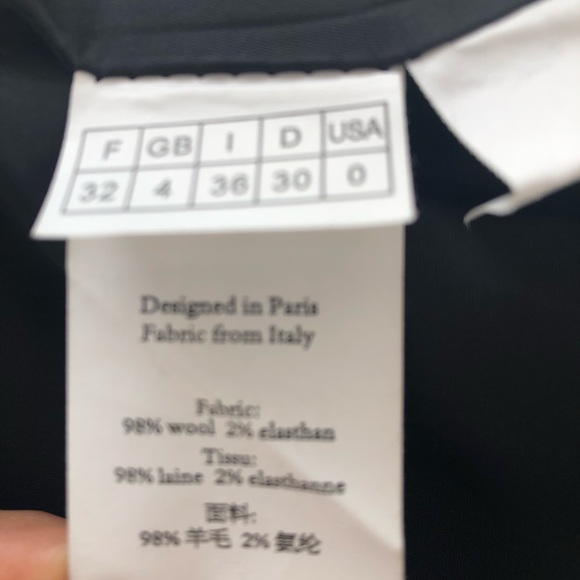 Structured Black Single-Button Tailored Blazer. Size 0 - Picture 14 of 14